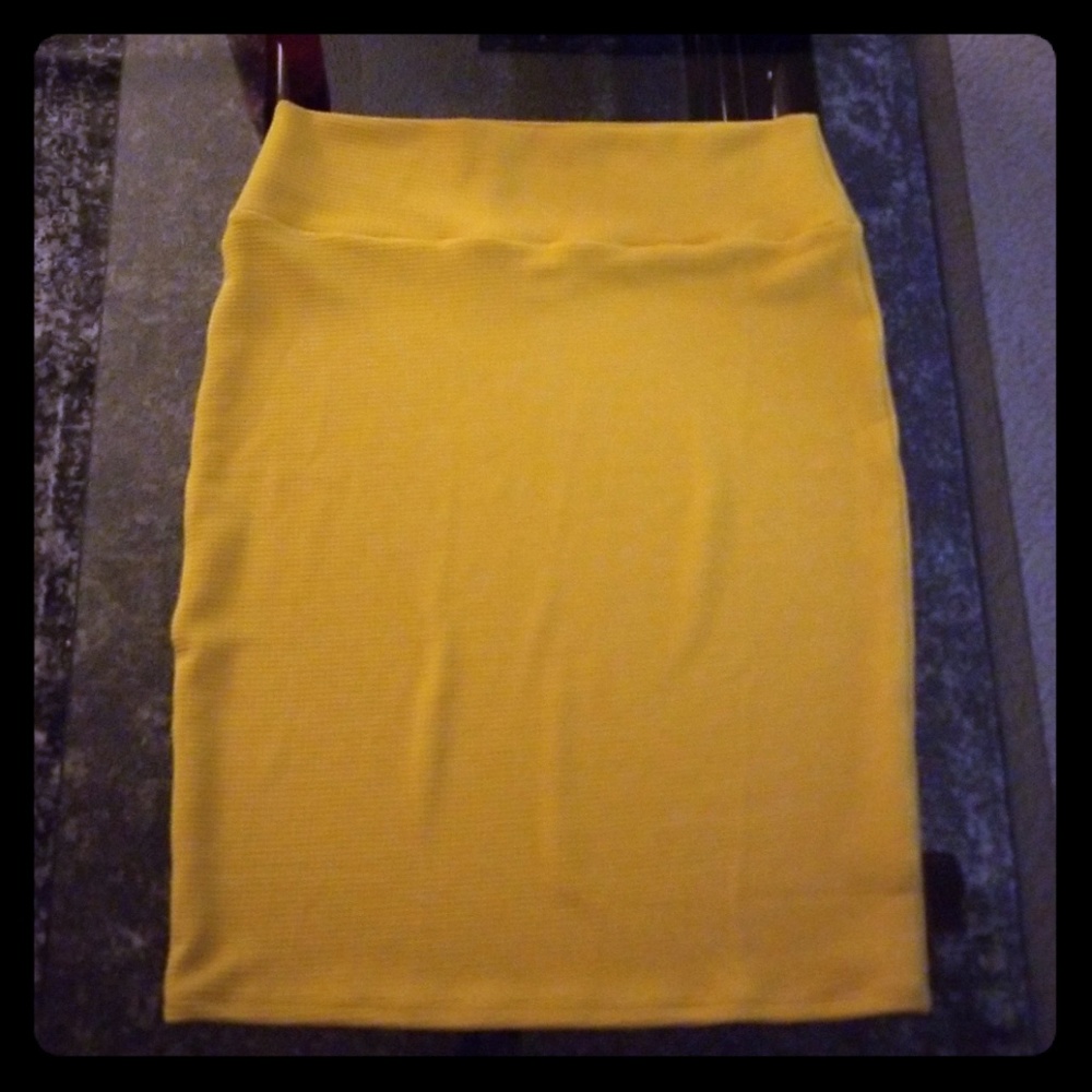 Lularoe mustard Cassie skirt large